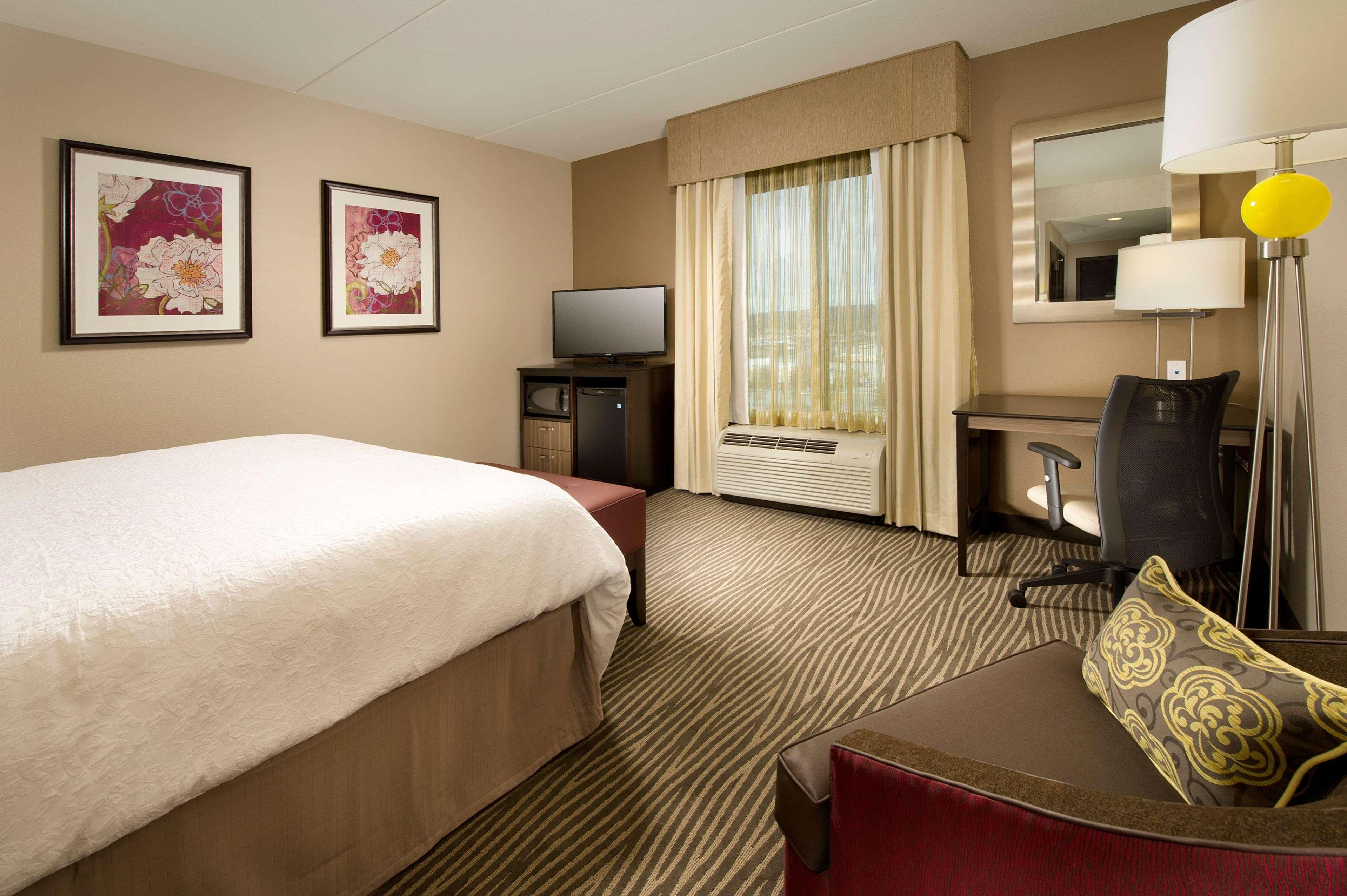 Hampton & Chattanooga/hamilton Place Hotel