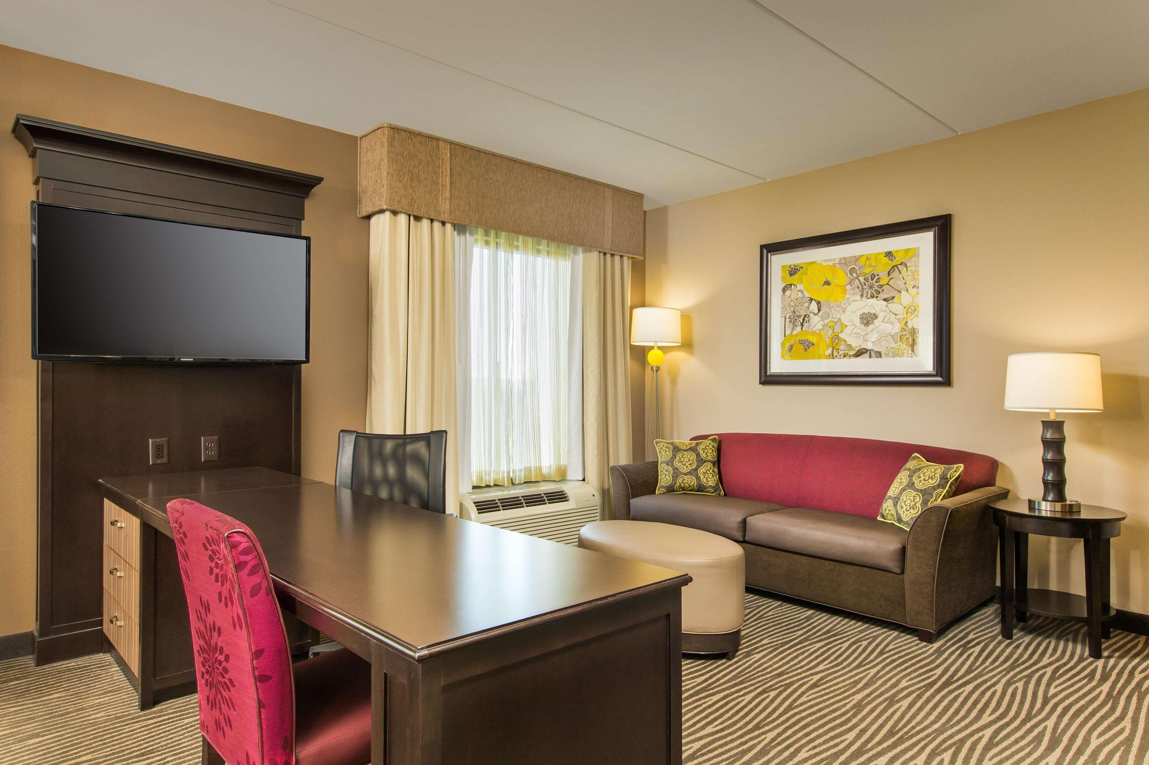 Hampton & Chattanooga/hamilton Place Hotel