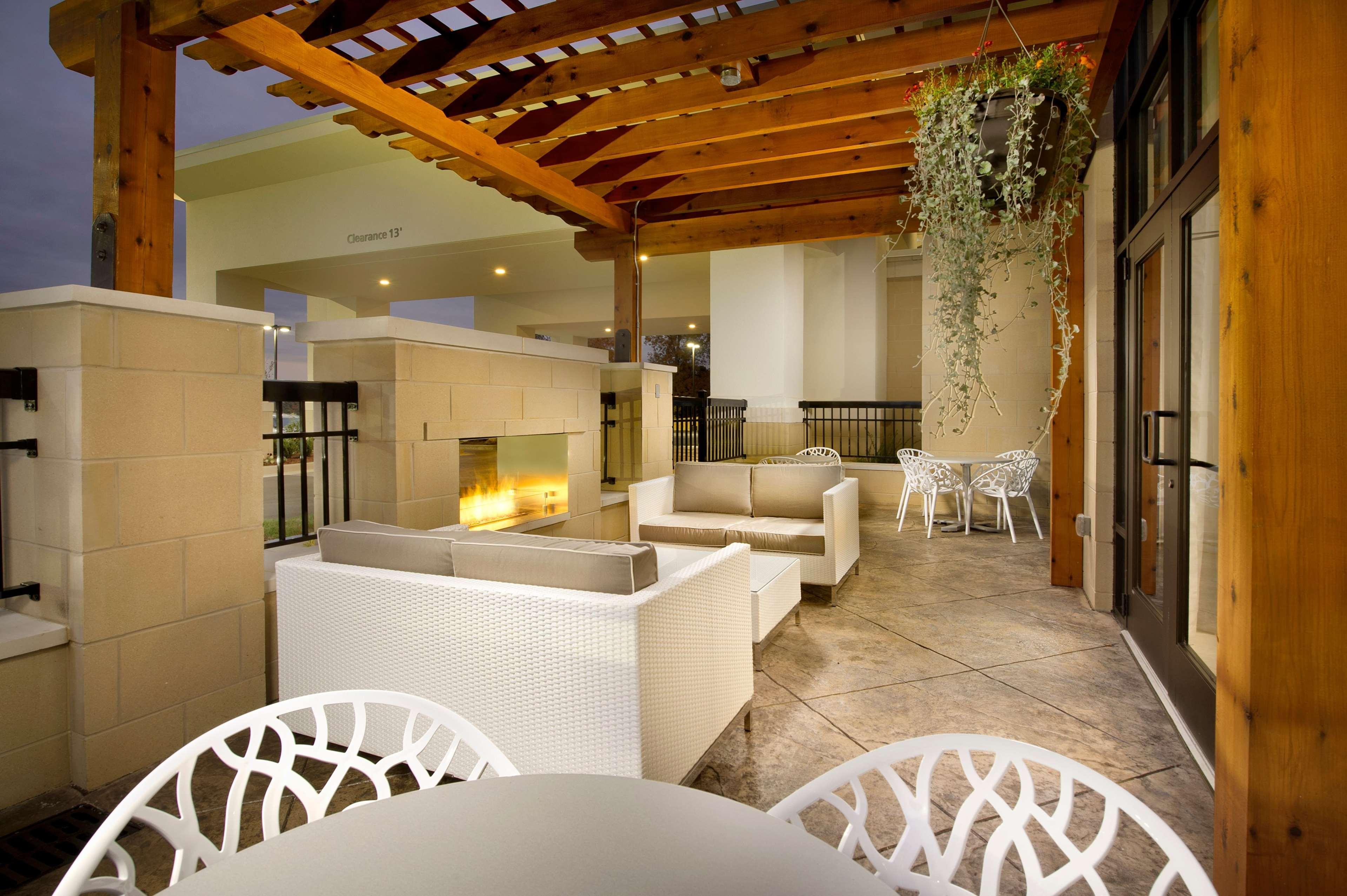 Hampton & Chattanooga/hamilton Place Hotel 3*