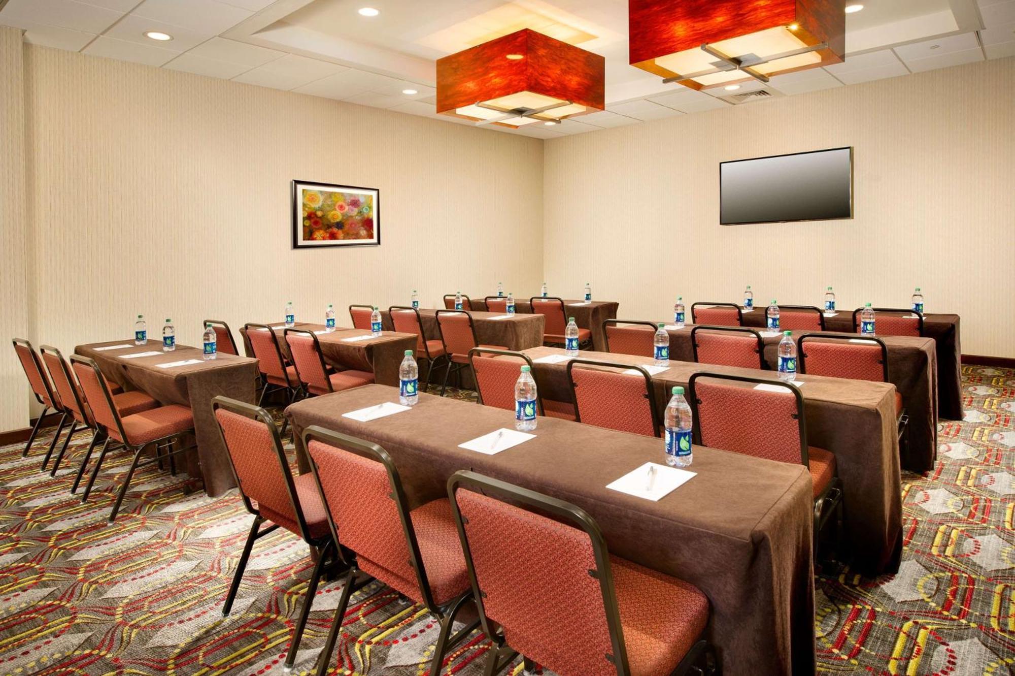 Hotel Hampton & Chattanooga/hamilton Place 3*