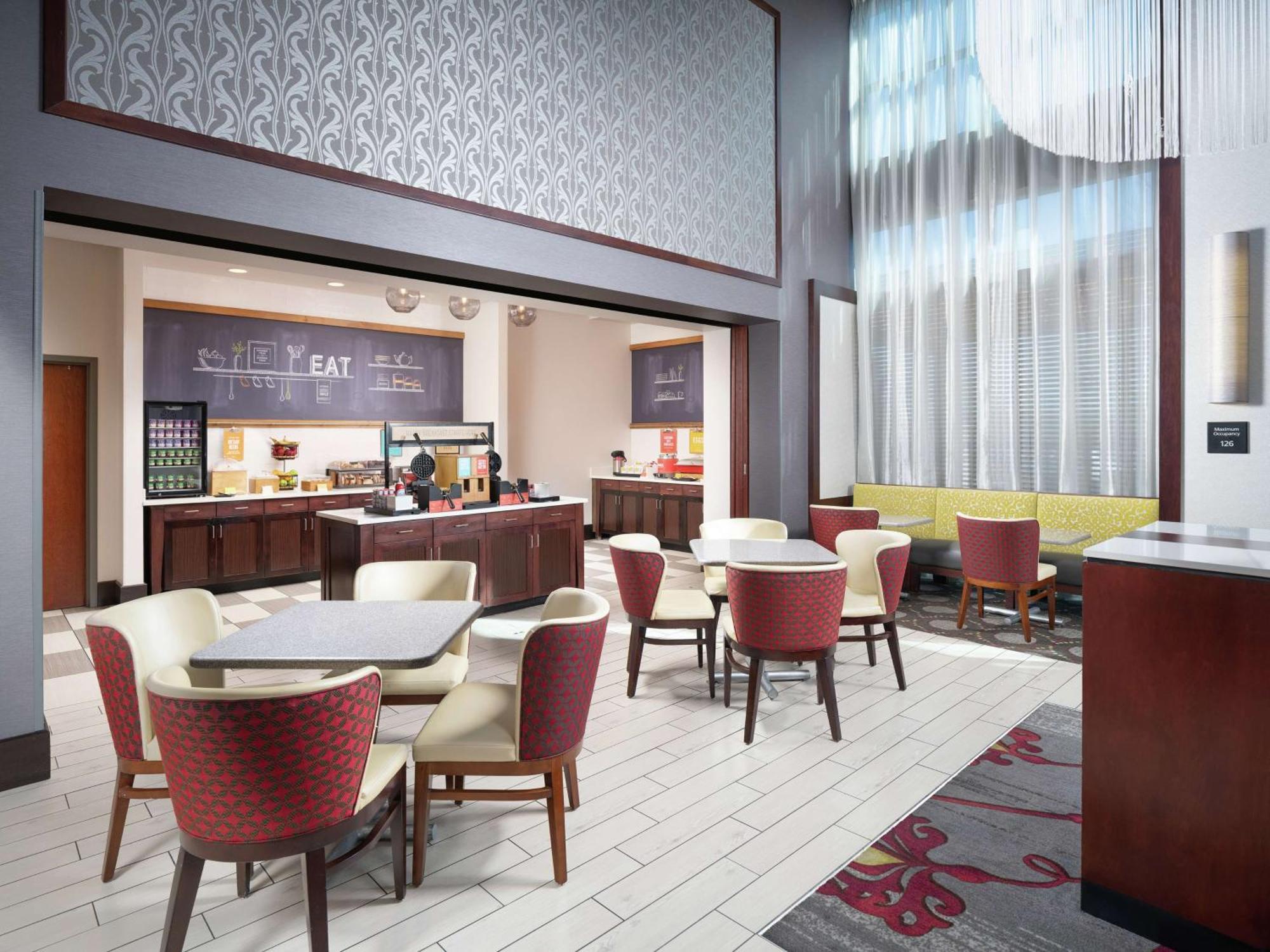 Hotel Hampton & Chattanooga/hamilton Place
