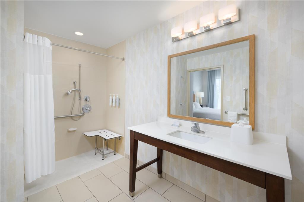 Hampton & Chattanooga/hamilton Place Hotel 3*